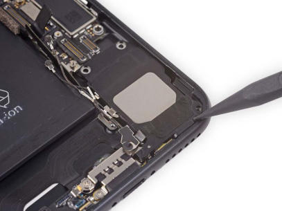 Замена нижнего шлейфа iPhone 7 Замена нижнего шлейфа iPhone 7