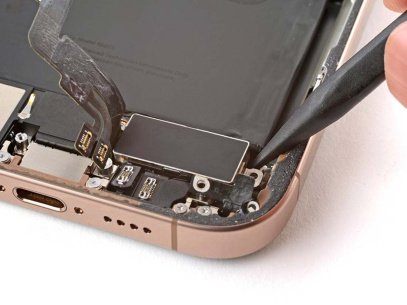 Замена вибромотора iPhone 16 Pro Замена вибромотора iPhone 16 Pro