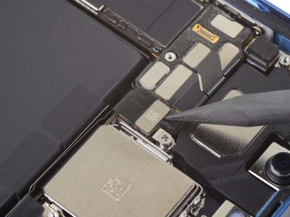 Замена вибромотора iPhone 13 mini Замена вибромотора iPhone 13 mini