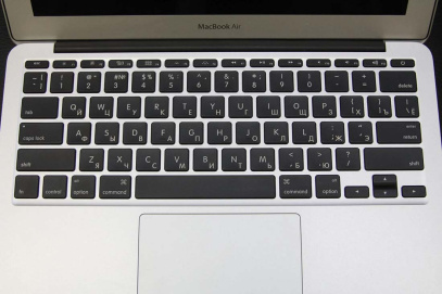 Лазерная гравировка клавиатуры MacBook Лазерная гравировка клавиатуры MacBook