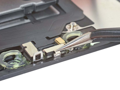 Замена антенны Wi-Fi / GSM iPhone 11 Замена антенны Wi-Fi / GSM iPhone 11