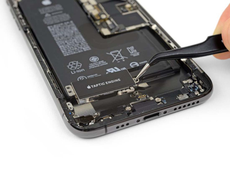 Замена вибромотора iPhone XS Замена вибромотора iPhone XS