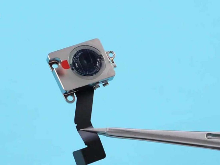 Замена основной камеры iPhone 16e Замена основной камеры iPhone 16e