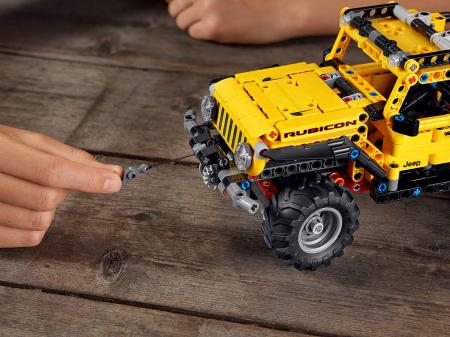 Конструктор LEGO Technic "Jeep Wrangler" (42122) Конструктор LEGO Technic "Jeep Wrangler" (42122)