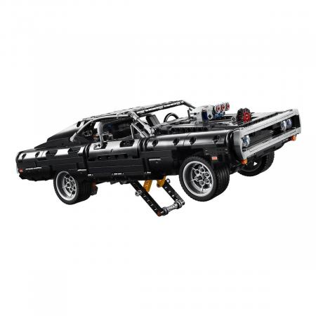 Конструктор LEGO Technic "Dodge Charger Доминика Торетто" (42111) Конструктор LEGO Technic "Dodge Charger Доминика Торетто" (42111)