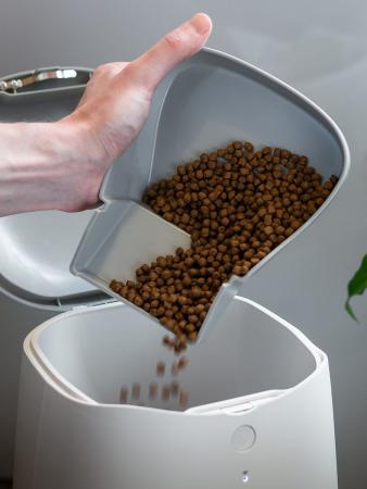 Умная автоматическая кормушка с Wi-Fi для кошек и собак Petoneer Nutri Feeder (FDW010) Белый Умная автоматическая кормушка с Wi-Fi для кошек и собак Petoneer Nutri Feeder (FDW010) Белый