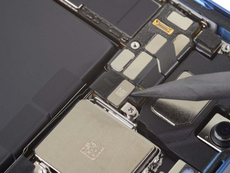 Замена верхнего шлейфа iPhone 13 mini (боковые кнопки) Замена верхнего шлейфа iPhone 13 mini (боковые кнопки)