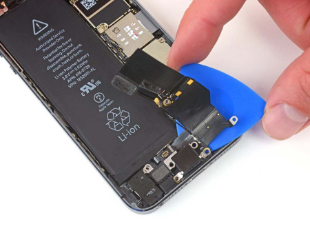 Замена разъема зарядки на iPhone SE Замена разъема зарядки на iPhone SE