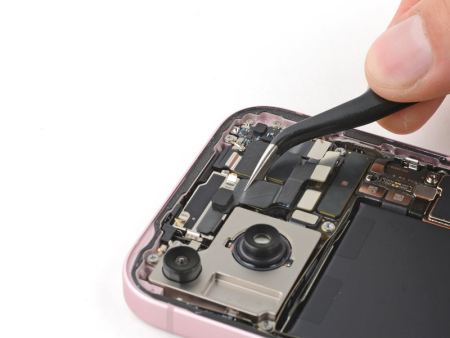 Замена основной камеры iPhone 15 Plus Замена основной камеры iPhone 15 Plus